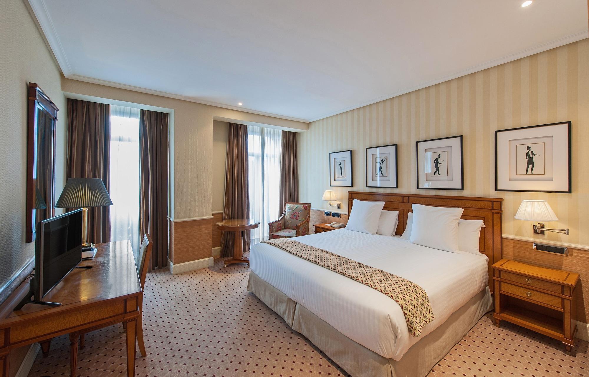 Hotel Recoletos 4*