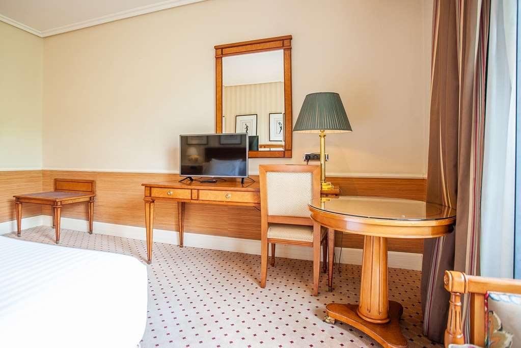Recoletos Hotel 4*